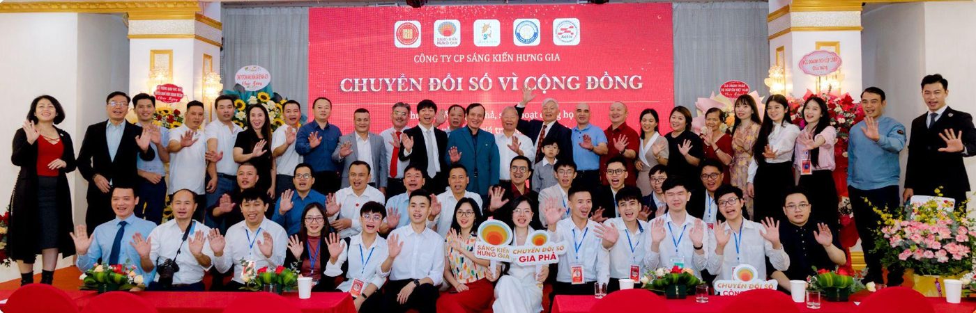 Đội ngũ Sáng Kiến Hưng Gia tại sự kiện Chuyển đổi số vì cộng đồng