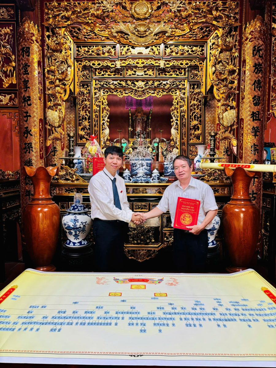 Lễ trao gia phả