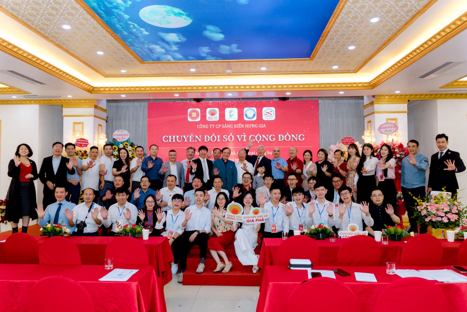 Đội ngũ nhân sự Gia Phả Hưng Gia